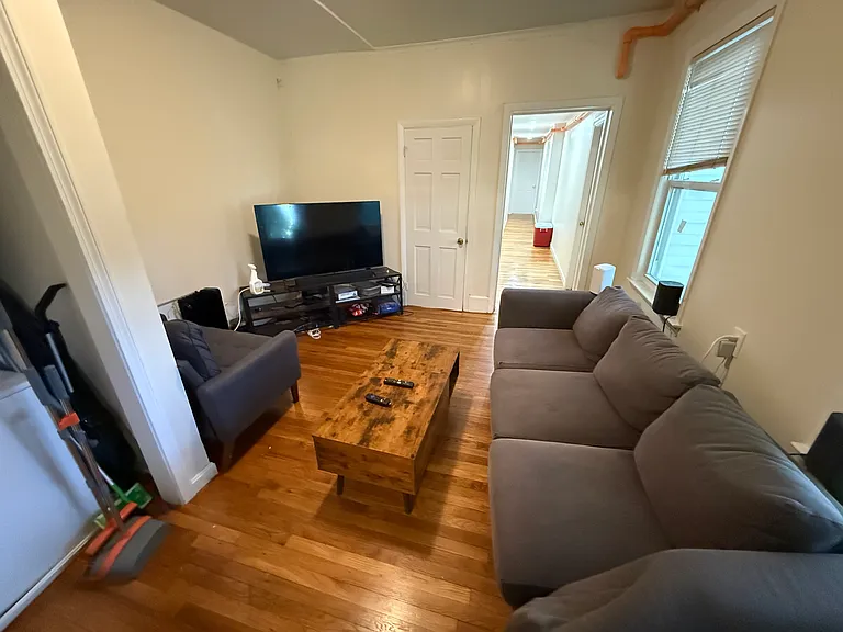 357-359 Cambridge St #2R — Photo 4