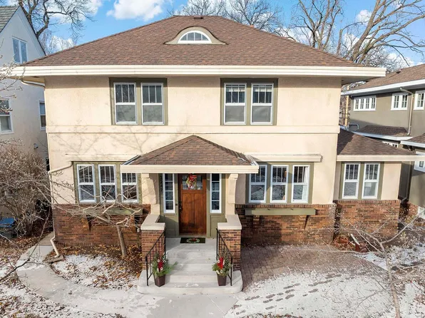 2247 Riverwood Pl, Saint Paul, MN 55104