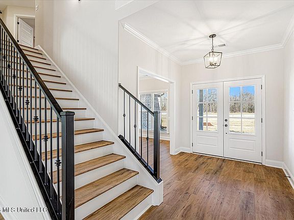 5th image of 2033 Gracie Rd