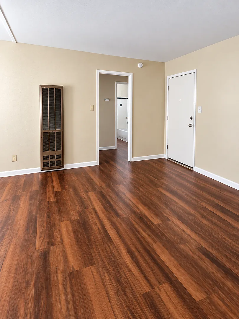 3015 F Street — Photo 1