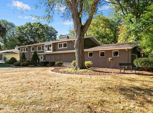 7 S Meadows Dr, Appleton, WI 54915