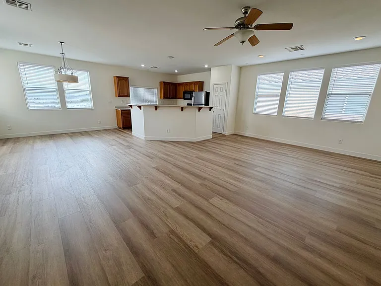 8688 Mesquite Hills St — Photo 2