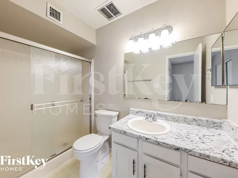 3730 W Hartford Ave — Photo 13