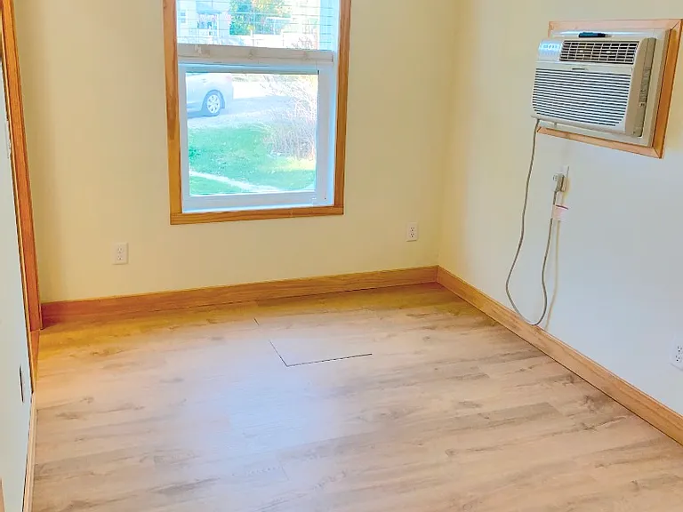 220 Commerce St — Photo 18