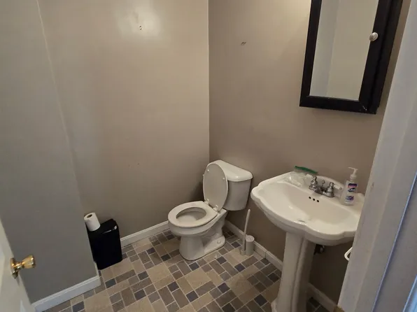 (undisclosed Address), Dracut, MA 01826