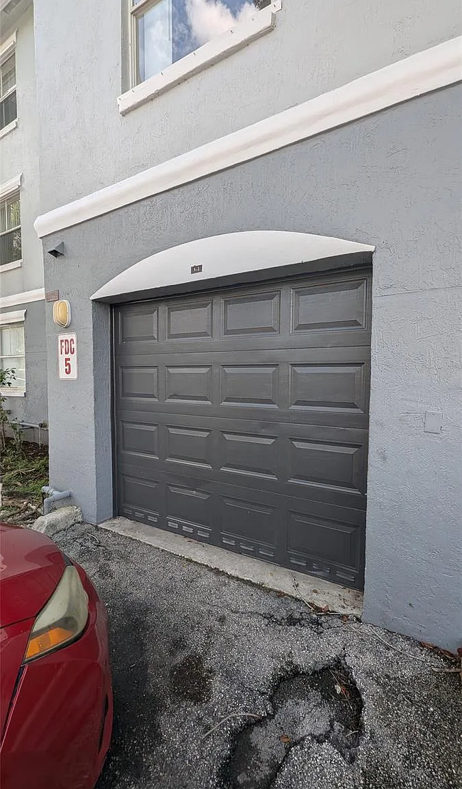 3 bed, 1400 sqft, $2,900 — Photo 2