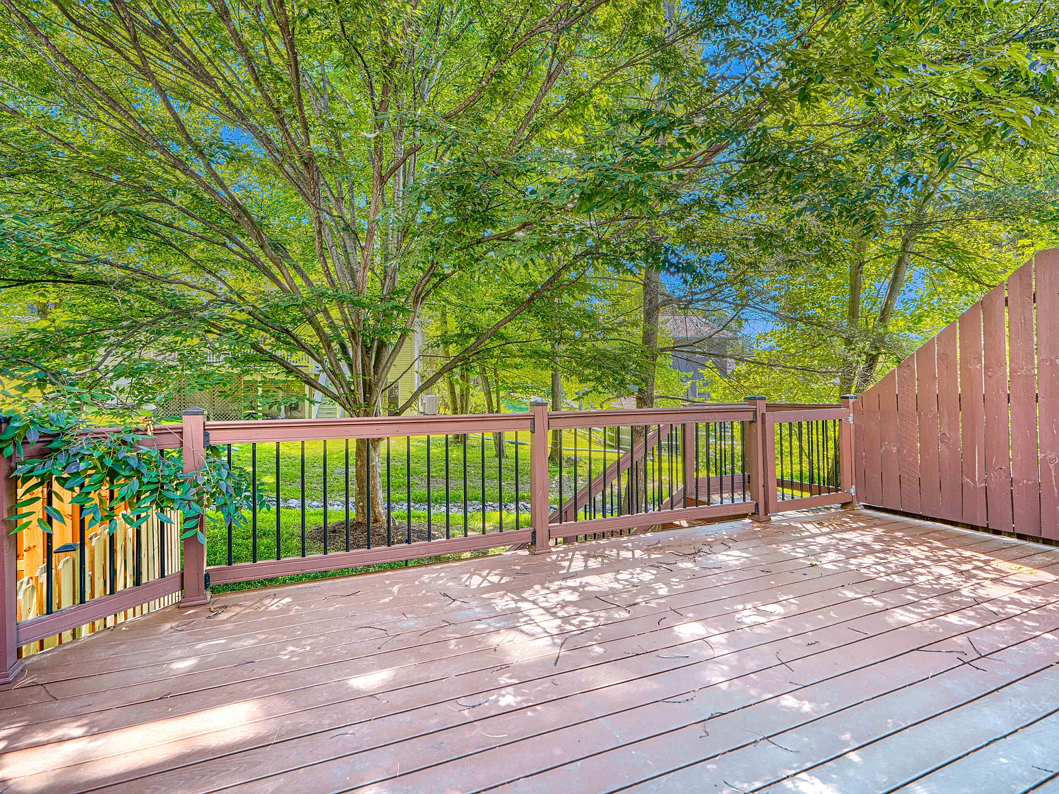 6635 Commodore Ct — Photo 2
