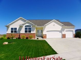 2480 Bridlewood Ct, Marion, IA 52302