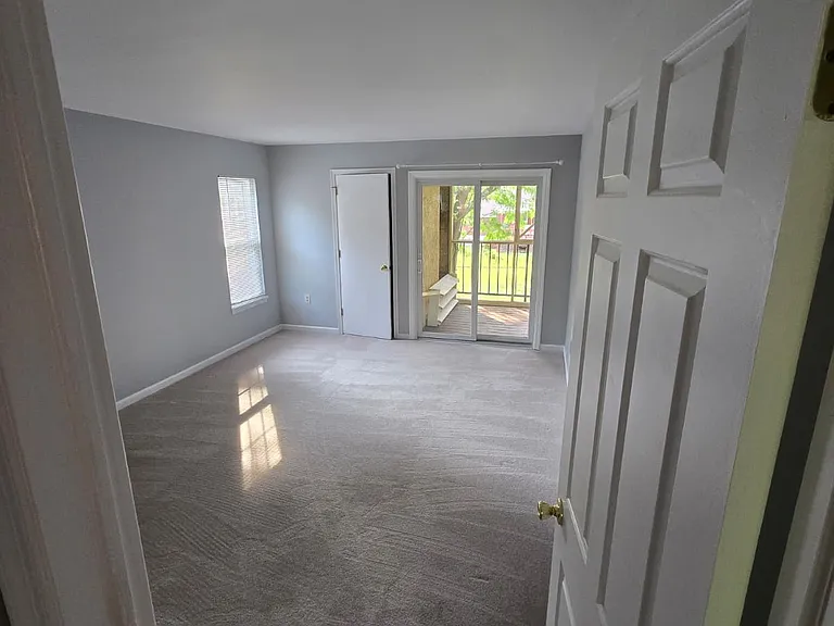 102 Valley Greene Cir — Photo 13