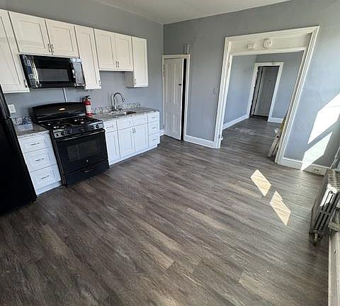 3rd image of 554 Pine St