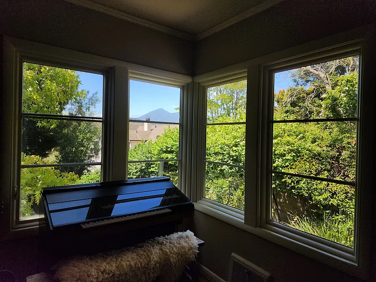Laurel Pl — Photo 2