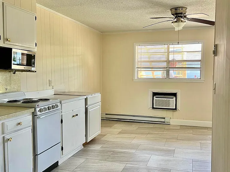 818 Bay St #5 — Photo 4