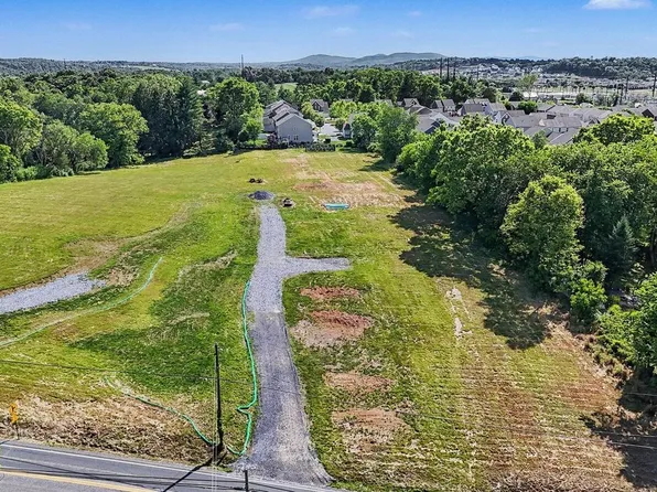 3240 Lisburn Rd #4, Mechanicsburg, PA 17055