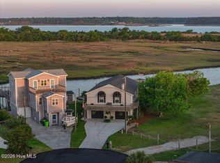 3083 3rd St, Surf City, NC 28445