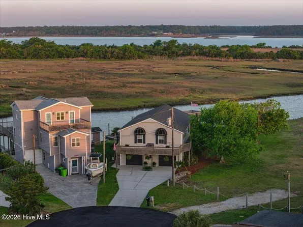 3083 3rd Street, Surf City, NC 28445