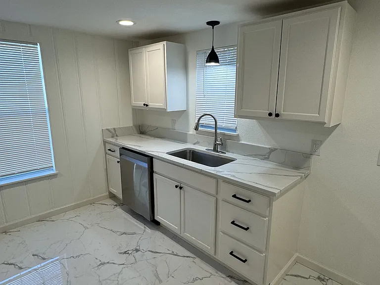 1614 Lee Ave — Photo 4