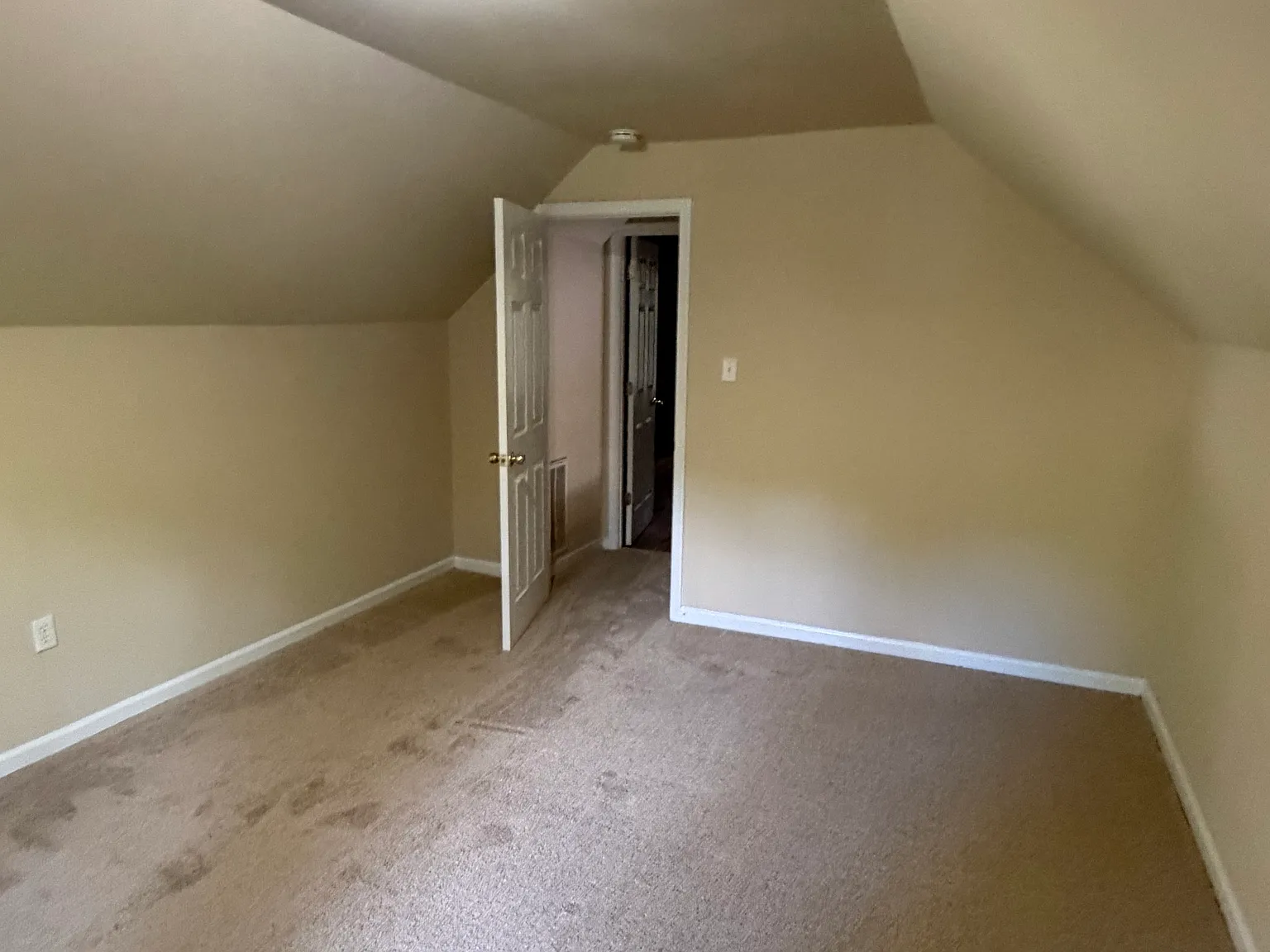 3 bed, 1242 sqft, $1,700 — Photo 4
