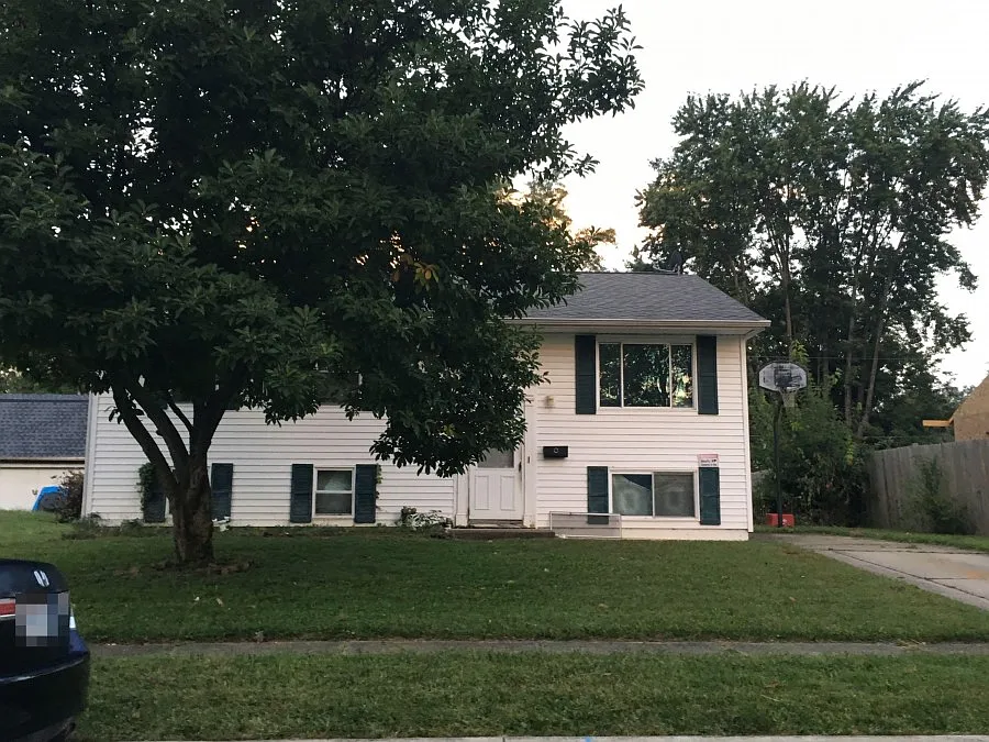 335 Regents Rd photo 1