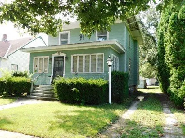 109 W Oak St, Fairbury, IL 61739