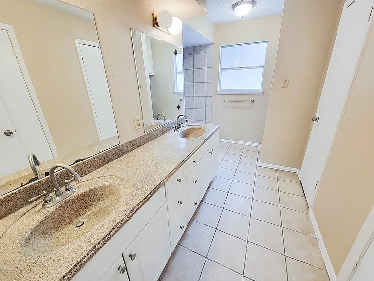 2710 Quail Creek Dr — Photo 30