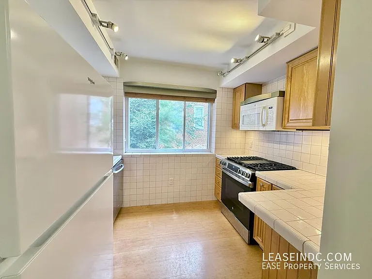 1526 12th St NW #4 — Photo 7