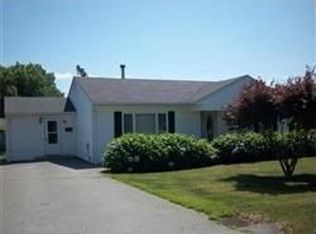 1252 Stafford Rd, Fall River, MA 02721