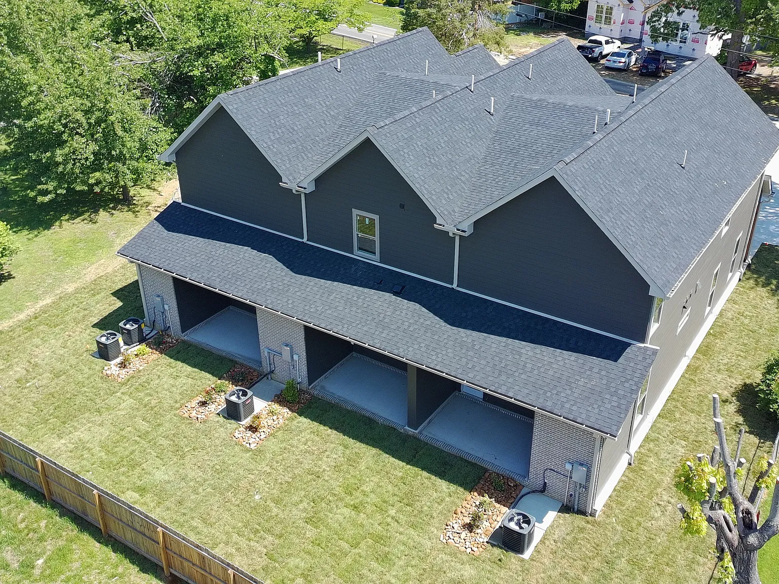 3 bed, 2.5 bath, 1692 sqft, $1,980 — Photo 2