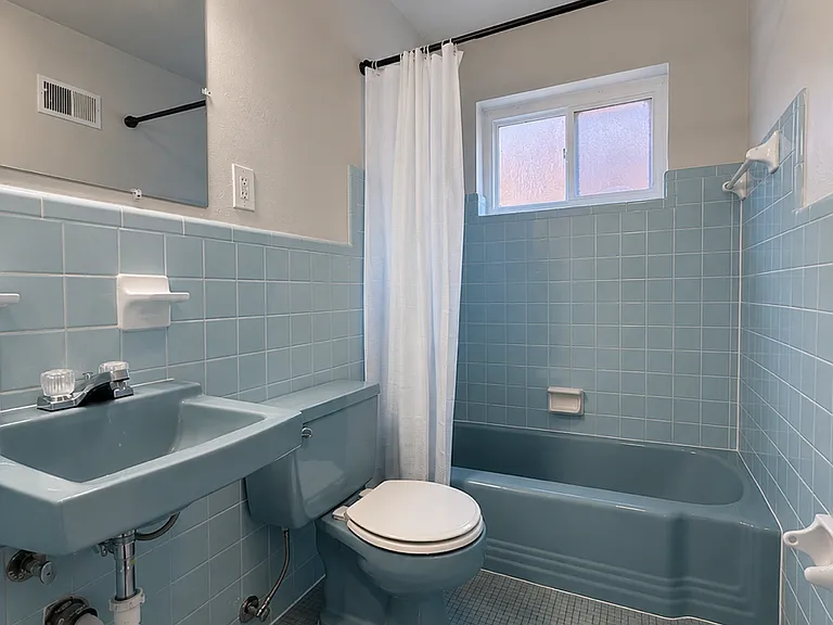 3601 Hallmark Ln #D — Photo 10