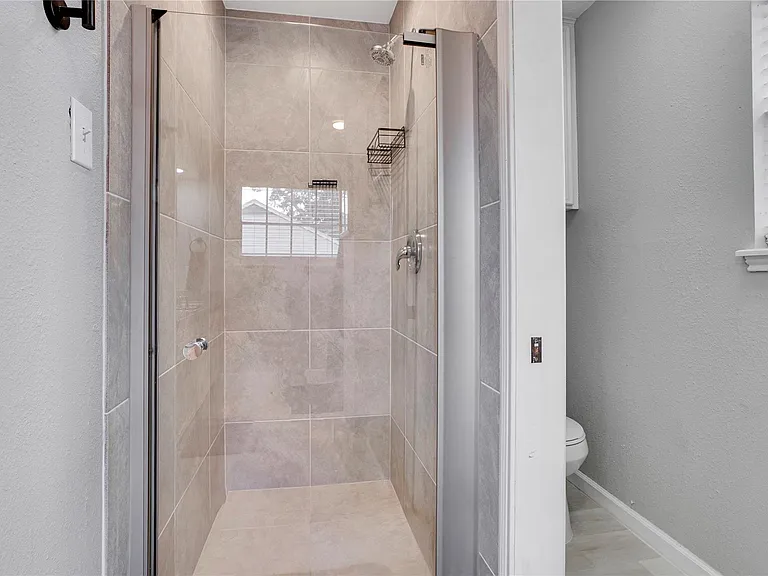 1523 Saddlecreek Dr — Photo 14