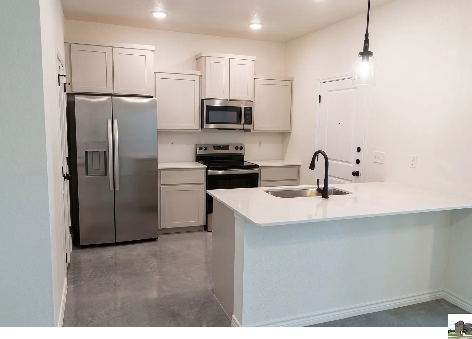3 bed, 2.0 bath, 1258 sqft, $1,450 — Photo 3