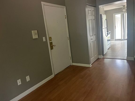 3rd image of 1970 Tall Oaks Dr APT 2A