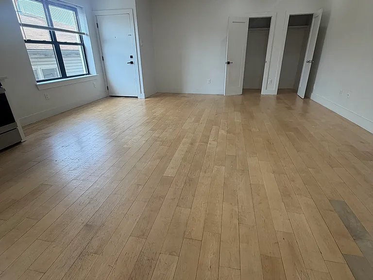 517 Grand Ave #2 — Photo 4