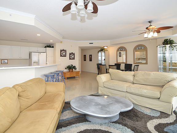 3rd image of 12 45th St Unit 201