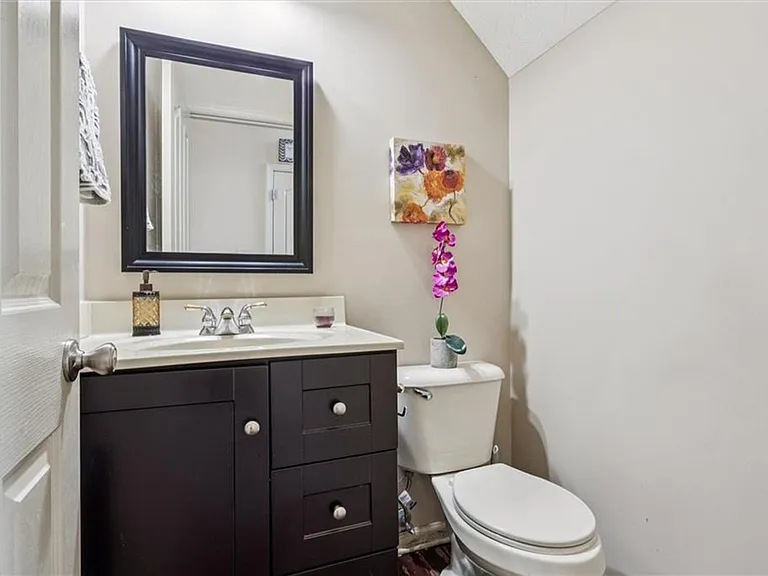 112 Jesse St — Photo 13