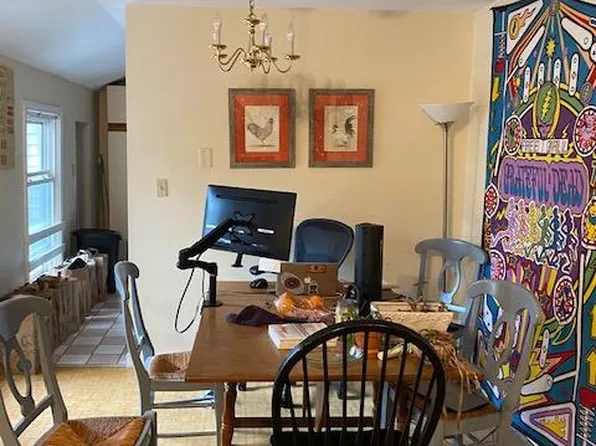 15 Pleasant Pl #1, Cambridge, MA 02139