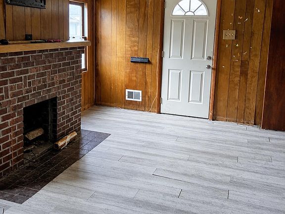 3rd image of 473 Catherine St
