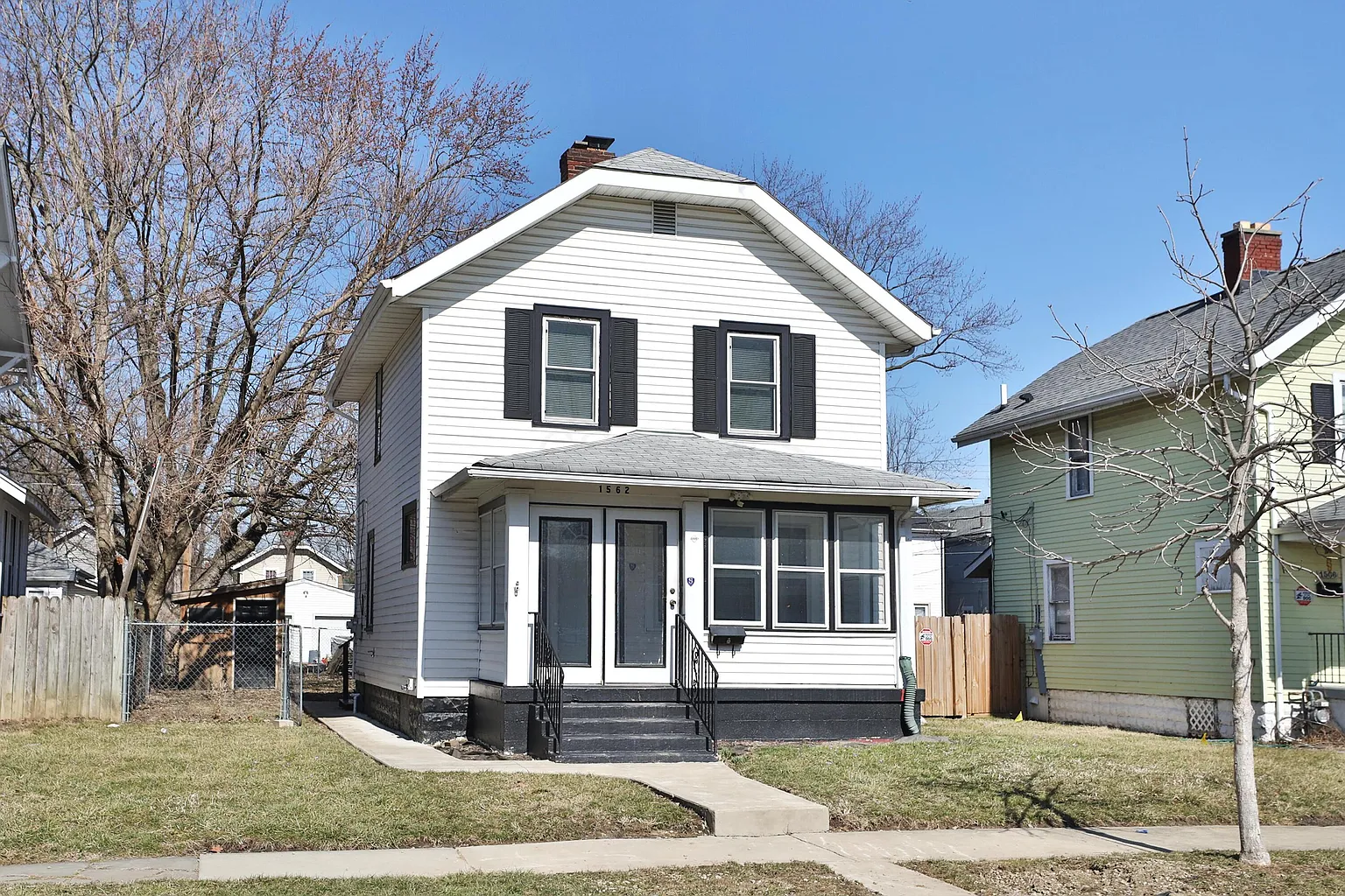 1562 Myrtle Ave photo 1