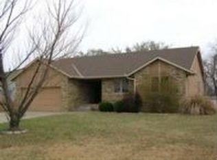 2120 N Ridgewood St, Wichita, KS 67208