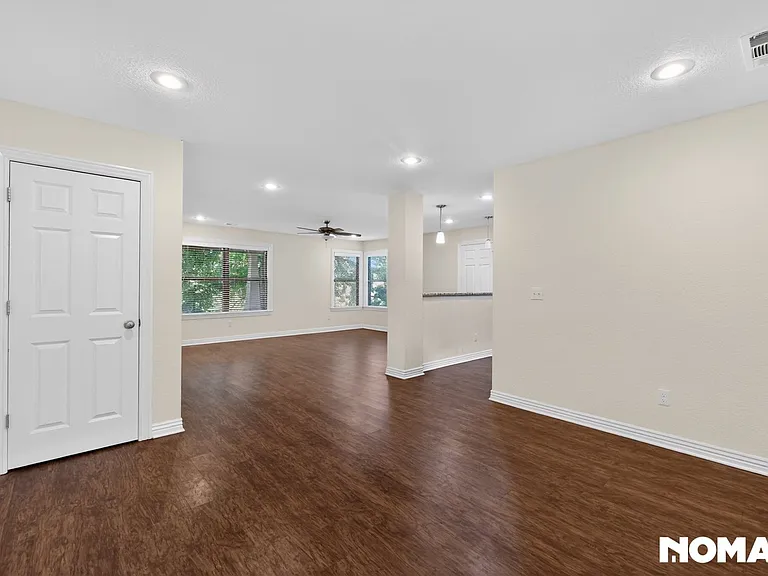 2088 E Custer Ln — Photo 22