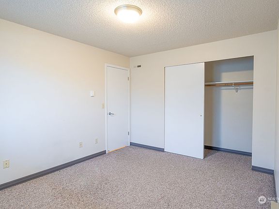 5th image of 1016 1024 SE Latah Street