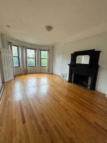 583 Beacon St #2 Photo 1