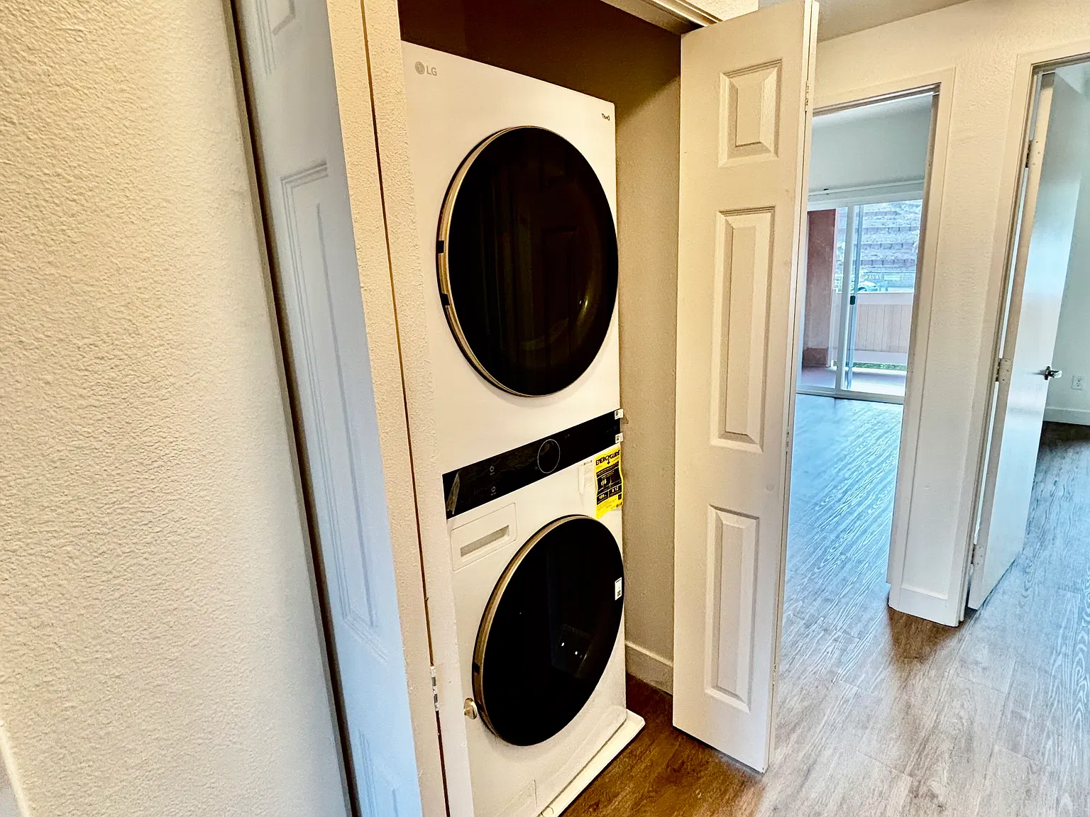 2 bed, 813 sqft, $2,695 — Photo 4