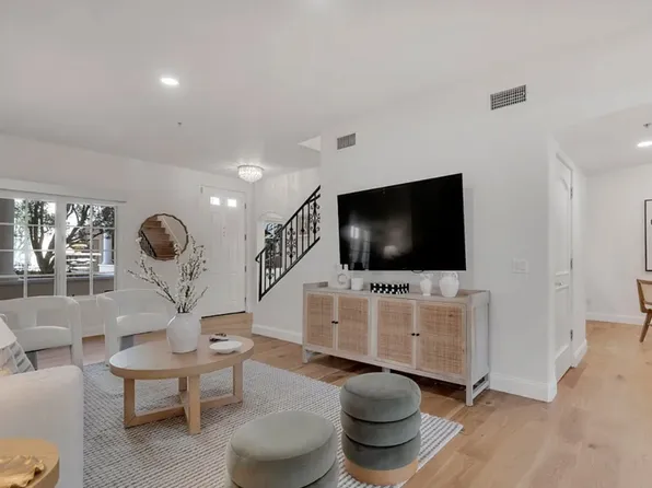 851 N San Vicente Blvd, West Hollywood, CA
