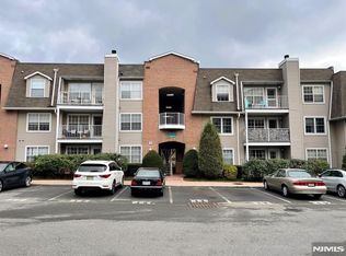 790 River Rd APT 343, Edgewater, NJ 07020