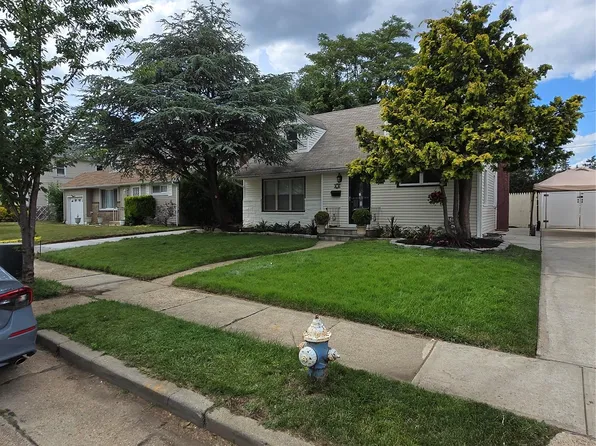 23 Harriman Avenue, Hempstead, NY 11550