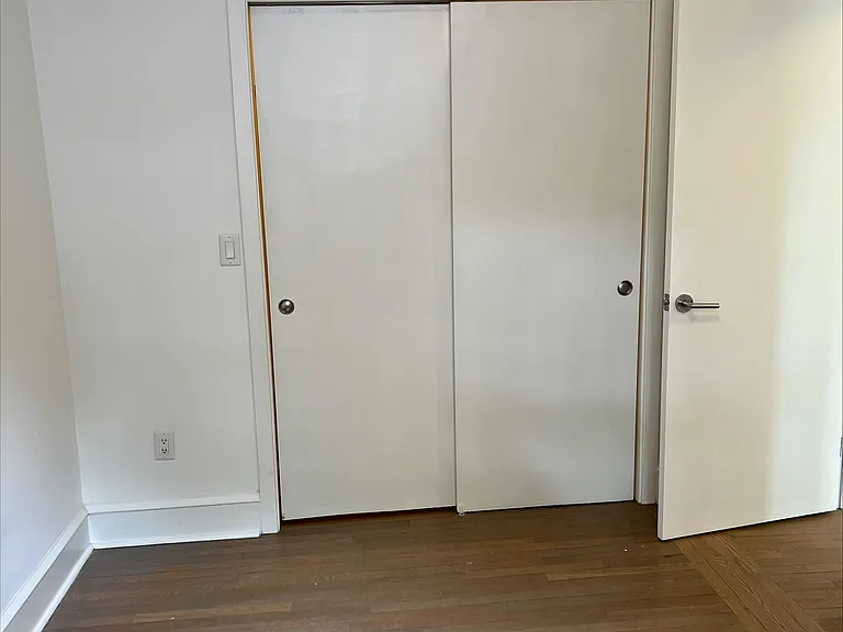 apt 208