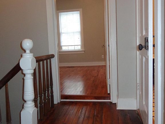 5th image of 722 Jessamine St