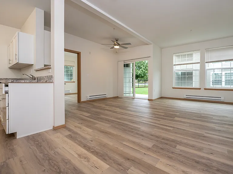 2 Bed 2 Bath - 1,025 SqFt 2 Bed 2 Bath - 1,025 SqFt