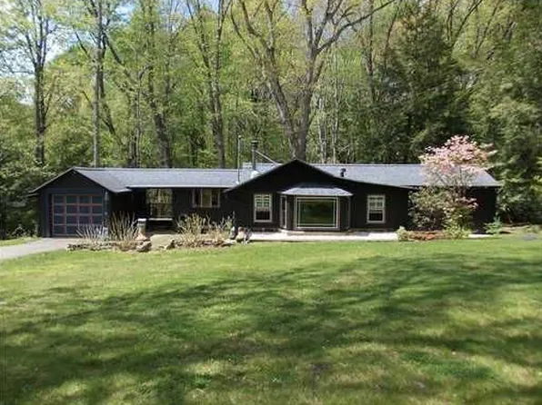 459 White School Rd, Greensburg, PA 15601