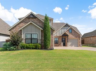 2918 W Van Buren Ct, Broken Arrow, OK 74011
